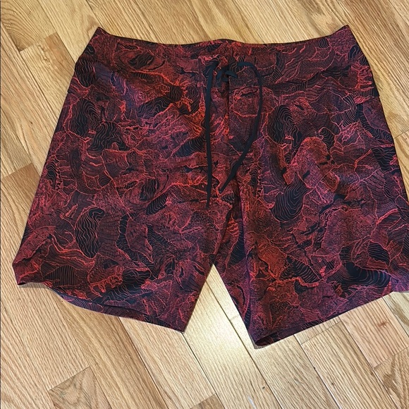 lululemon athletica Red and Black Athletic Shorts - Picture 1 of 4